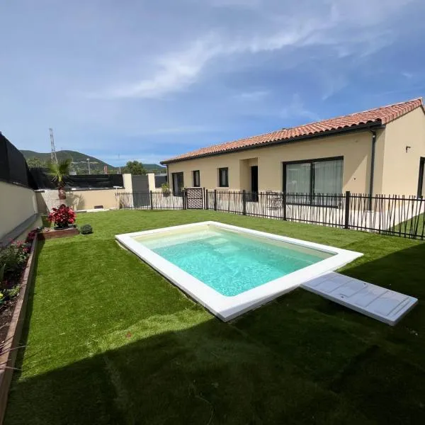 Villa complète piscine 120m2 4 lit 4chambre, hotel di Les Tourrettes