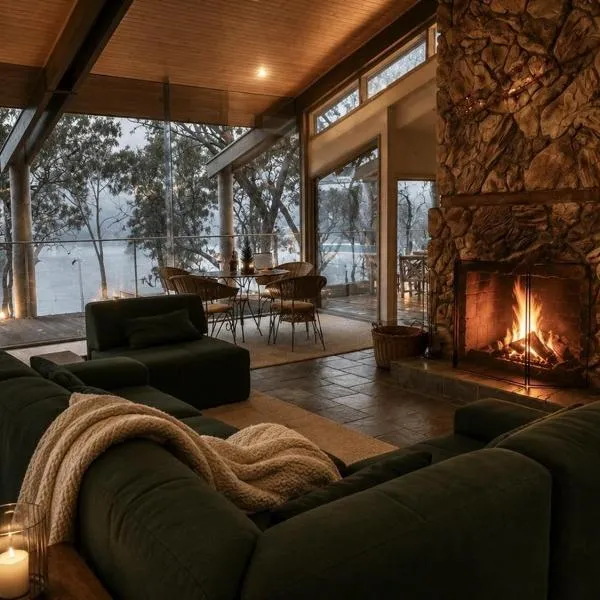 Glasshouse Lake Eildon Architectural Retreat, hotel di Eildon