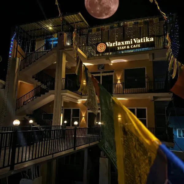 Varlaxmi Vatika, hotel Ránikhetben