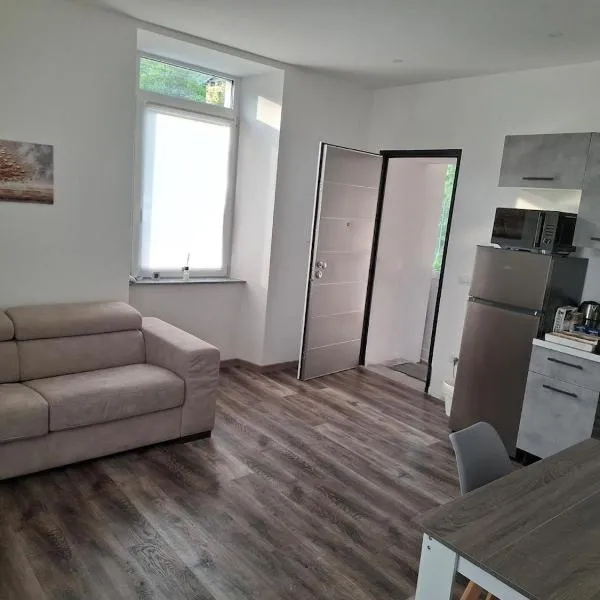 B&B La Palma - Free Private Parking, Hotel in Porto Ceresio