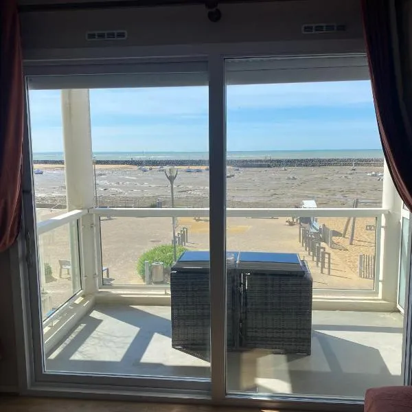 Appartement vue sur mer et le port, hotel in Jard-sur-Mer