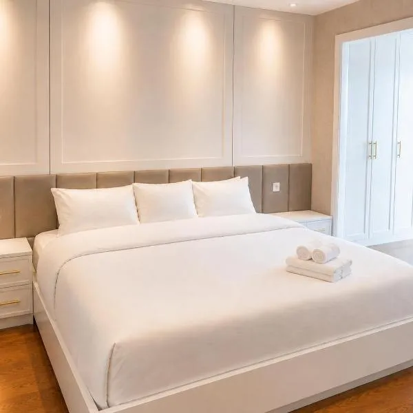 Spacious Modern 2BR at The Reiz Suites City Center – hotel w mieście Medan