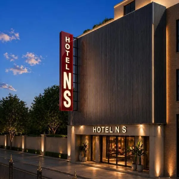 Hotel NS Plaza Near Delhi Airport, hotel sa Jāmb