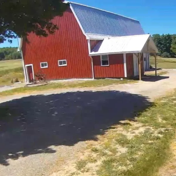 The Stable at Windmill Ridge Farm, hotel en Fredonia