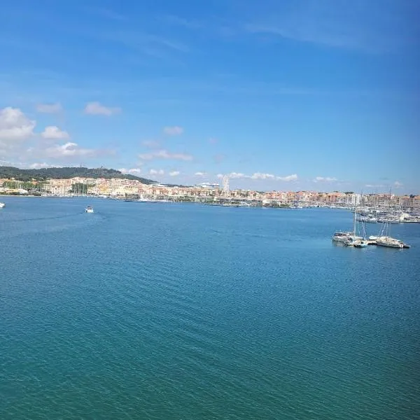 1-bedroom sea-view apartment with terrace, sleeps 4, hotel a Cap d'Agde
