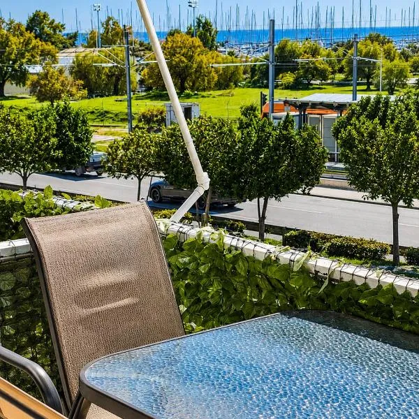 Luxurious Palace Marina Alimos, hotel en Athens