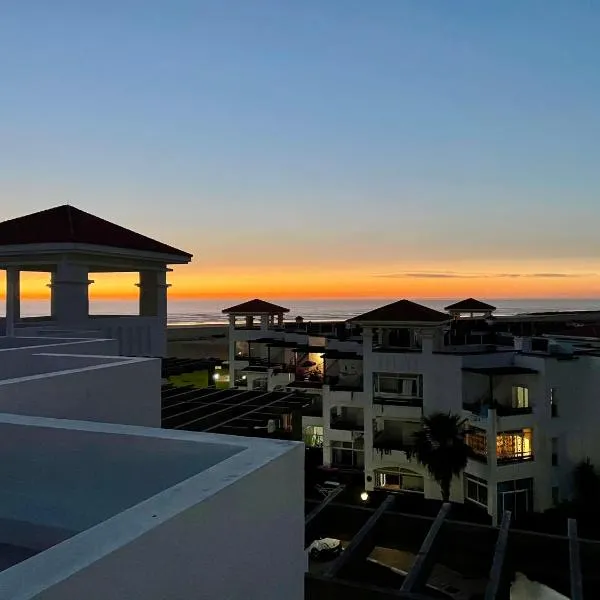 Havre de Paix avec Toit-Terrasse Vue Mer et Charme Antique, hotel em Arzila