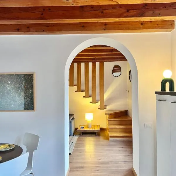 Casa Il Nido Bright Rooftop Nest: Lecco'da bir otel