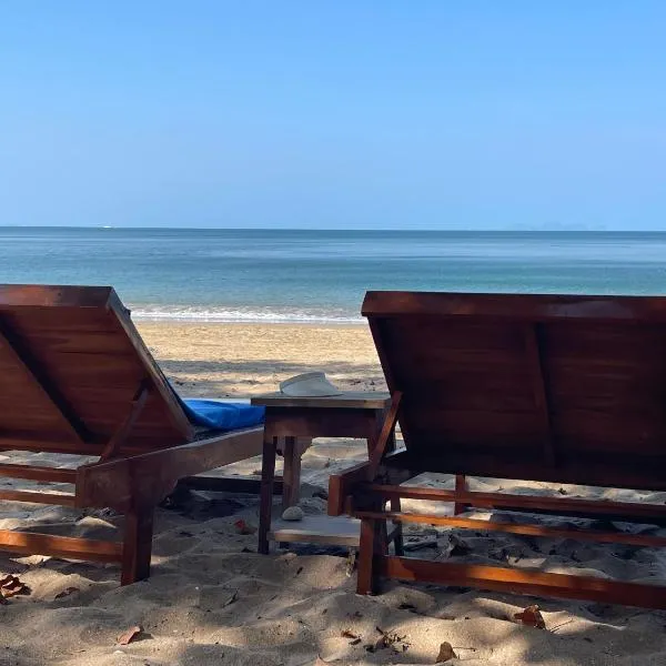 SeaSmile Beach Resort Koh Jum, hotel a Koh Jum