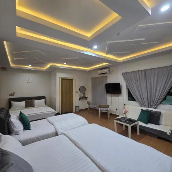 The Magnificent White House Semporna, hotel in Semporna