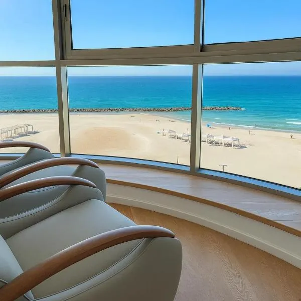 INDRAM luxury suites by the sea, Hotel in Haifa