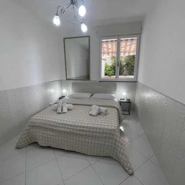 Casa Rosa by OtrantoStays, Terrazza e Vista Mare, hotelli kohteessa Santa Cesarea Terme