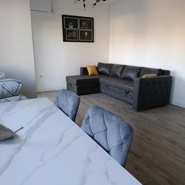 Apartmani Trivunov - Silver Nest Apartments, khách sạn ở Petrovaradin