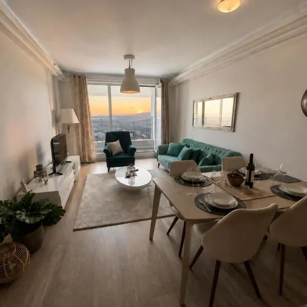 35th Floor-Cevahir Sky City-Free Parking-Pool-Spa-Gym-Comfort-Near to City Center, hotel in Skopje