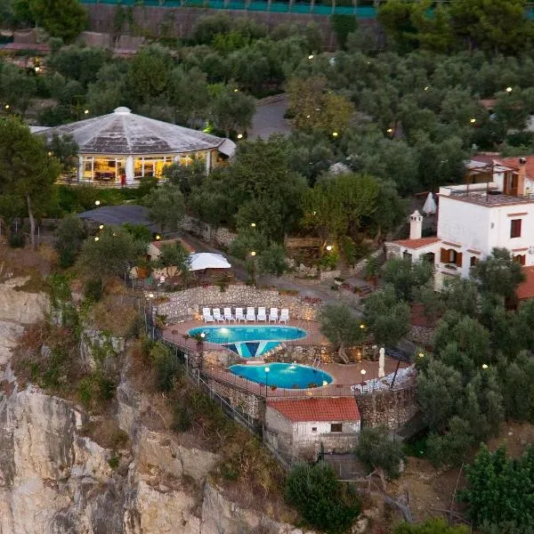 Villaggio Villa Lubrense、マッサ・ルブレンセのホテル