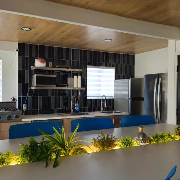 Victory House – hotel w mieście Reseda
