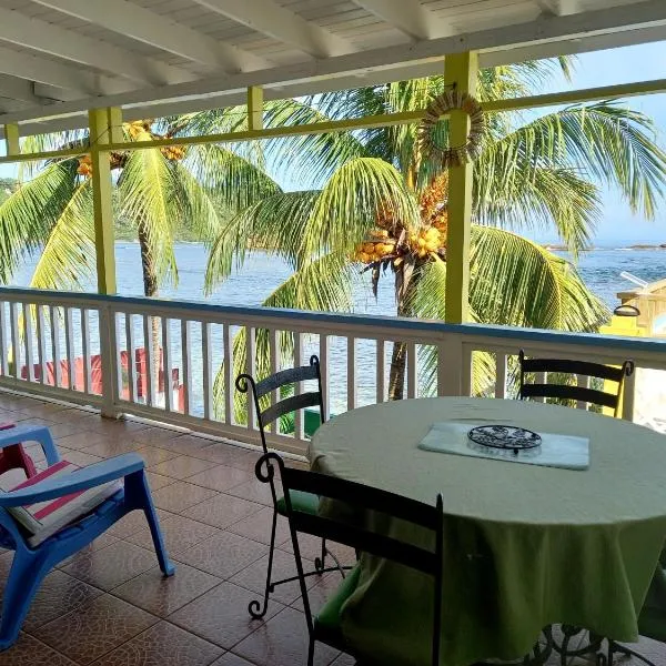 Rainbow Beach Apartment, hotel en Calibishie