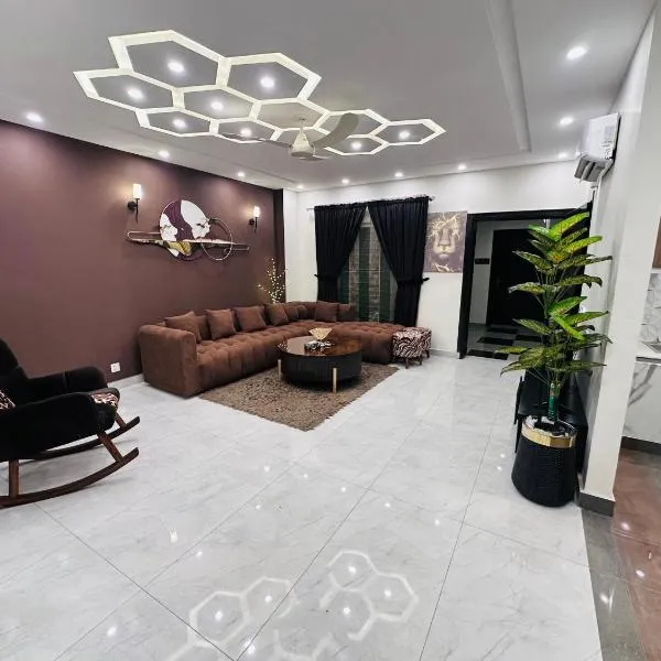 Air Avenue Luxury Apartment, готель у Лахорі