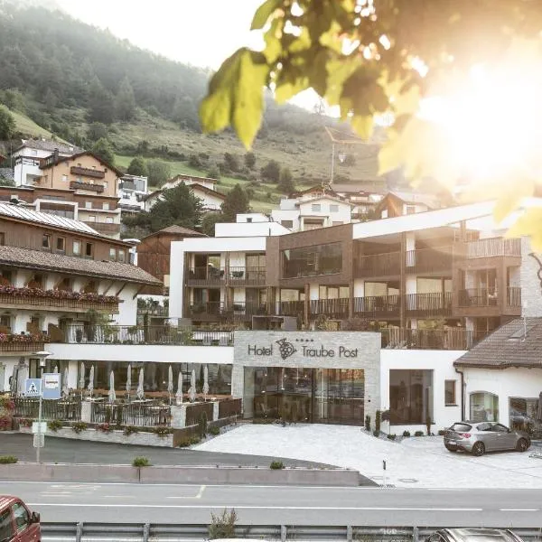 Aktiv- und Wellnesshotel Traube- Post, hôtel à Curon Venosta