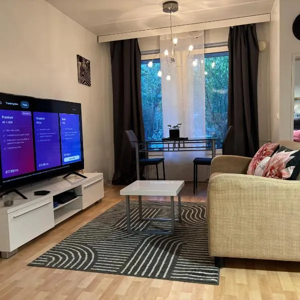 Cozy Apartment with Private Sauna, hotel a Vaasa