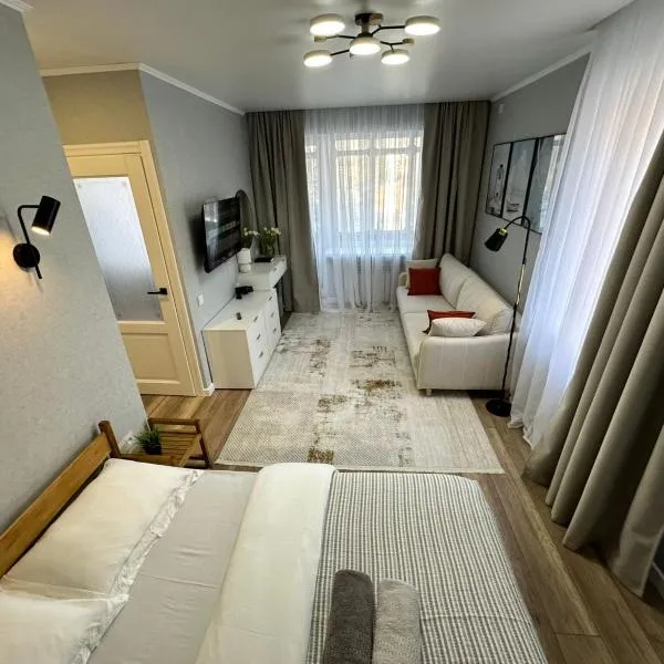 Lux Home на Протозанова, hotel in Ustʼ-Kamenogorsk