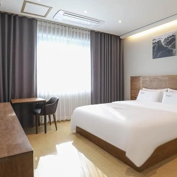 Hotel Grand Bay Boryeong, hotel sa Boryeong