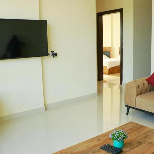 ALmansor furnished Apartment 2: Selale şehrinde bir otel