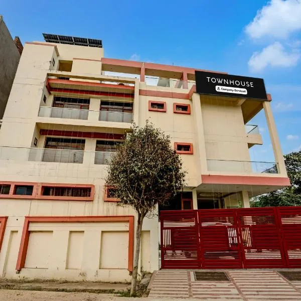 Super OYO Townhouse Gomti Nagar Sector 1 Formerly The Gahmar Inn, hotel u gradu 'Lucknow'