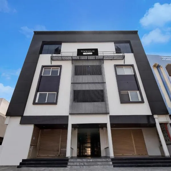 Townhouse Kurnool Bus Terminal Formerly Hotel Lakshmi Pride, khách sạn ở Kurnool