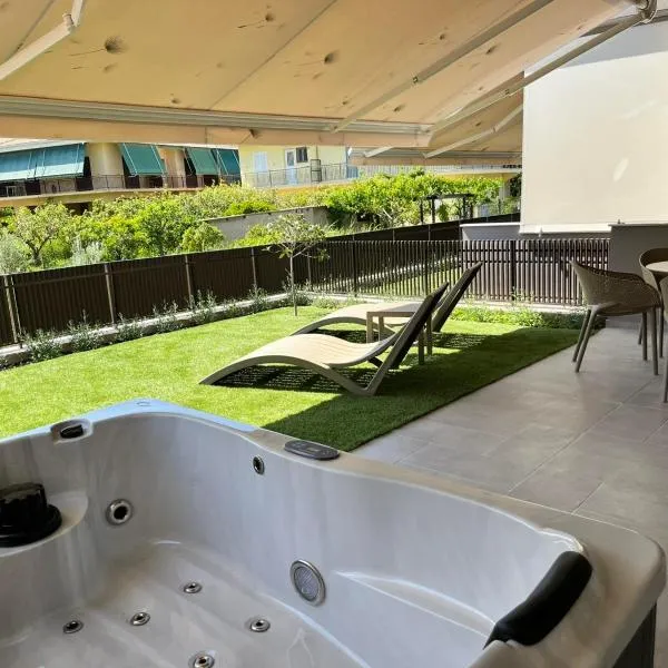 Θ'έρως – hotel w mieście Aíyira