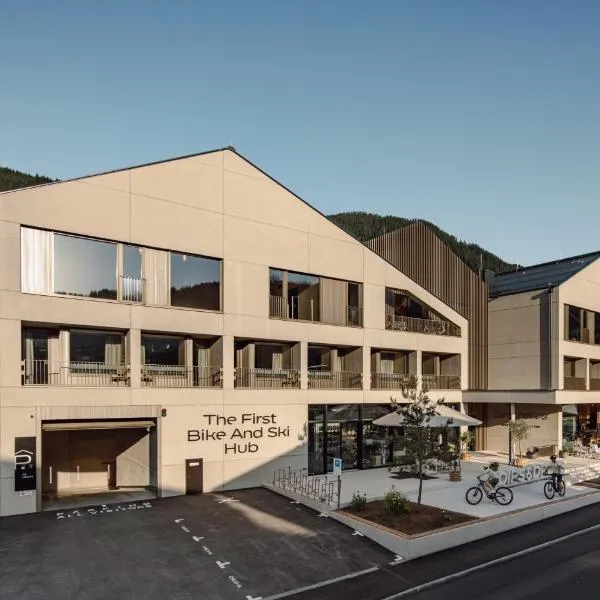 Dips&Drops - Hotel Superior, hotel in Flachau
