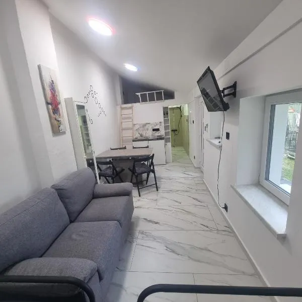 Business-Apartment 24h Check-in 3km to A5 Highway, hotel v destinácii Wolfpassing an der Hochleithen