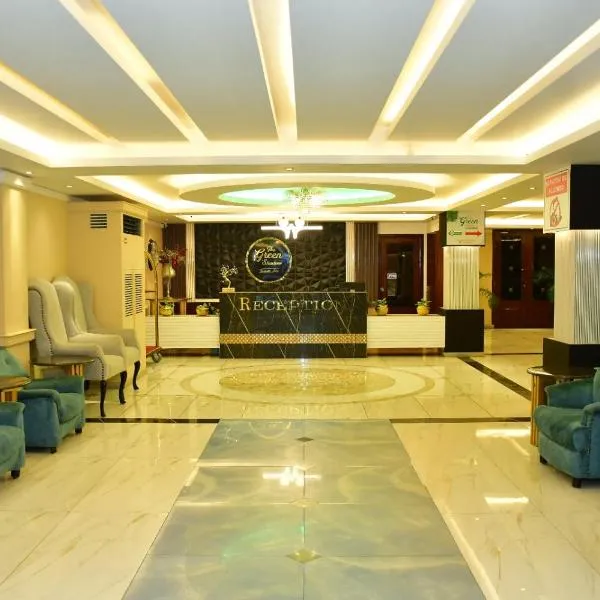The Green Shadow Business Hotel, hotel em Chittagong