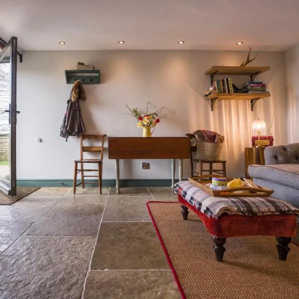 Blackshaw Gap - Charming cottage on a Cheshire Peak District farm - Dining options, hotel en Rainow