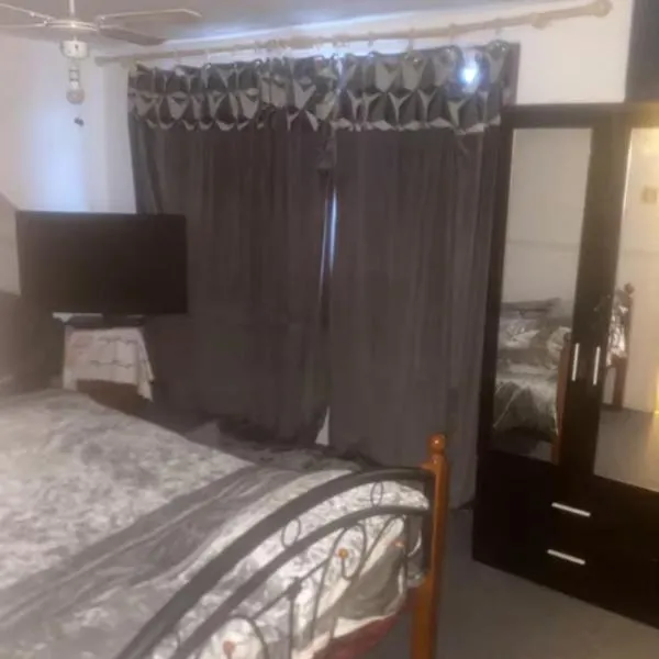 Home away from Home, hotel di Dagenham