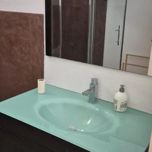 Maison 4 a 5 personnes: Saint-Georges-de-Didonne şehrinde bir otel