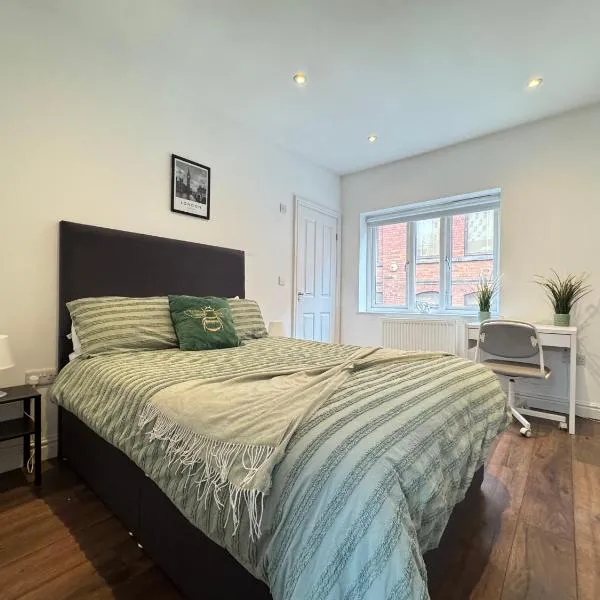 Spacious 2BR Duplex - 2Baths - 1min Walk to Arena & Nightlife, Hotel in Leeds