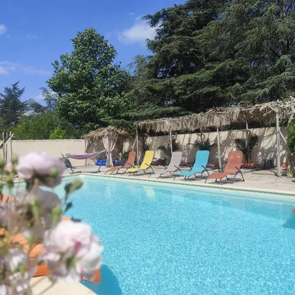 Ile des Plaisirs, Chambre Adults Only avec piscine au sel & petit-déjeuner offert, Hotel in Graulhet