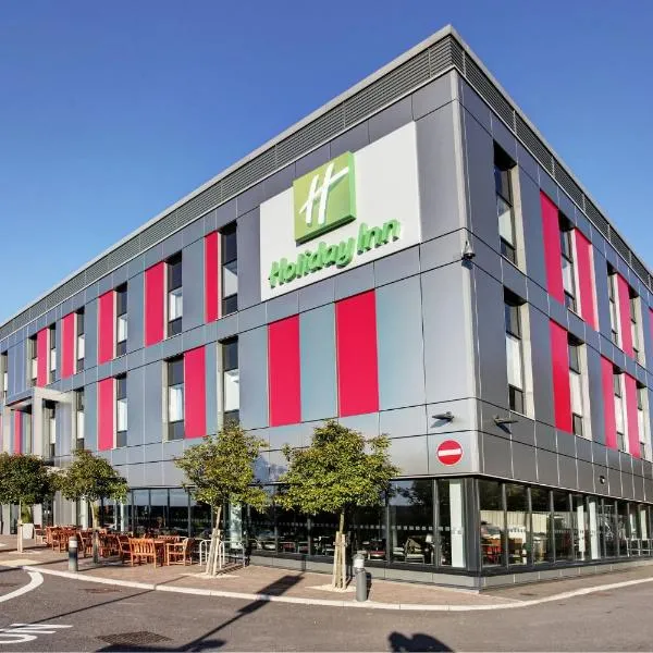 Holiday Inn London Luton Airport by IHG, hotel v Lutone