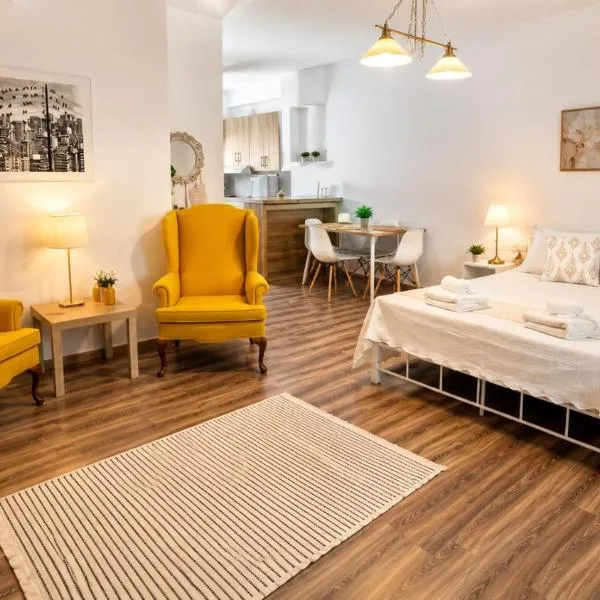 Cloud9 Airport Suites, hotelli kohteessa Koropíon