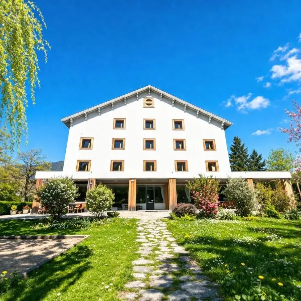 Logis Hôtels La Crémaillère, отель в городе Сен-Бонне-ан-Шансор