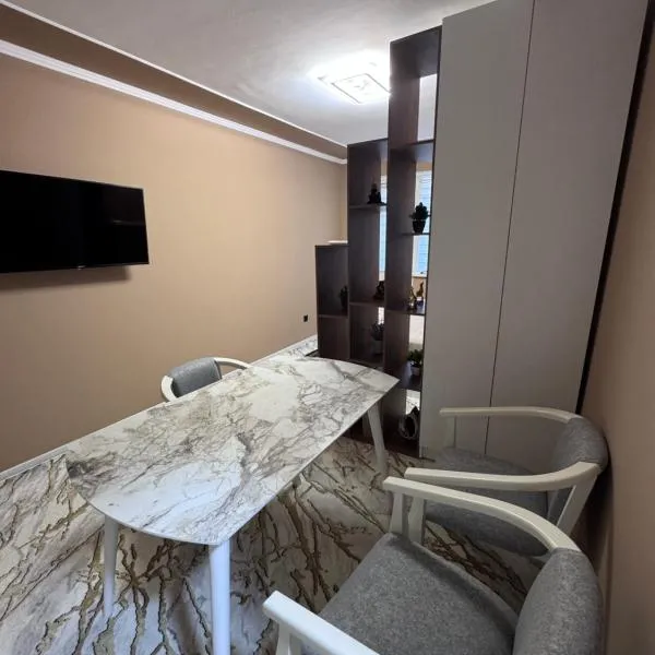 Квартира в центре города, hotell Nukuses