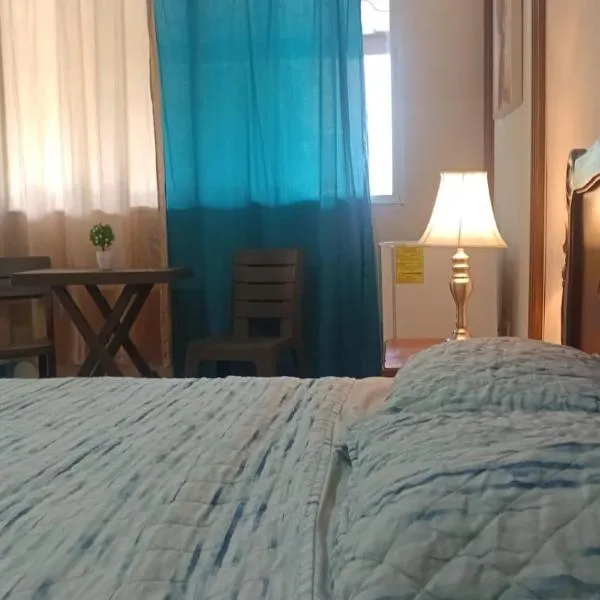 Residencial De Rosas, hotel din La Cruz de los Reyes