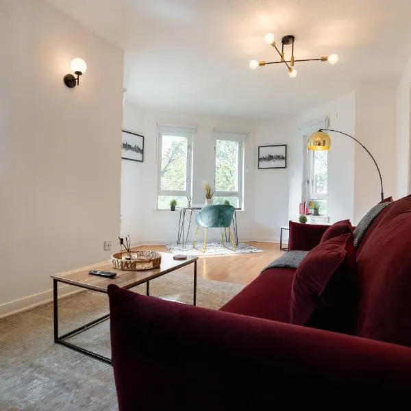 St Georges Cross 1BR - Subway on Doorstep - Central, хотел в Глазгоу