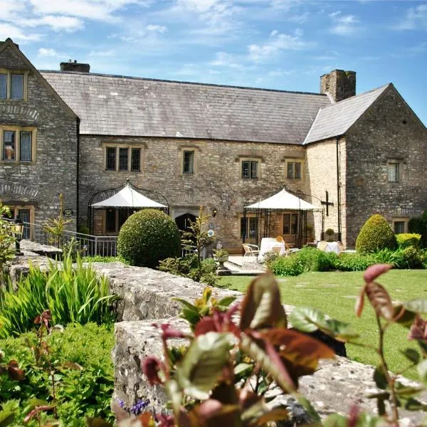 The Great House Hotel, hotel v destinaci Bridgend