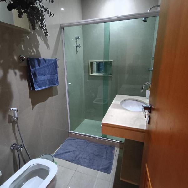 5 adultos, 2 quartos, Apartamento espaçoso em Copacabana, 5 minutos da Praia, metrô na Porta e garagem - Foto 3