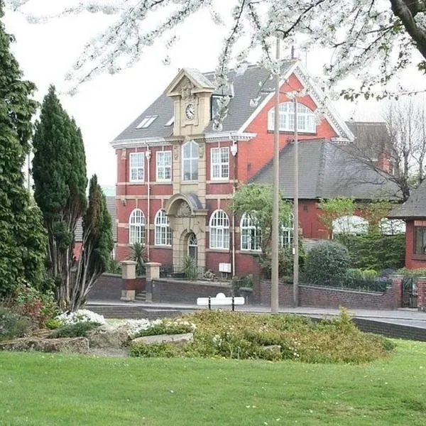 Carnegie Library Christie 2 Bedrooms, Hotel in Mexborough