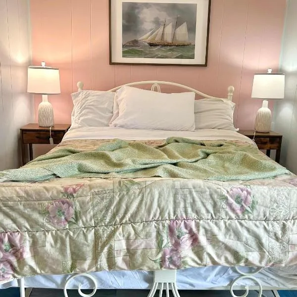 Chic & Sunny 1BR Hideaway- Apt 1, hotel en Bridgewater