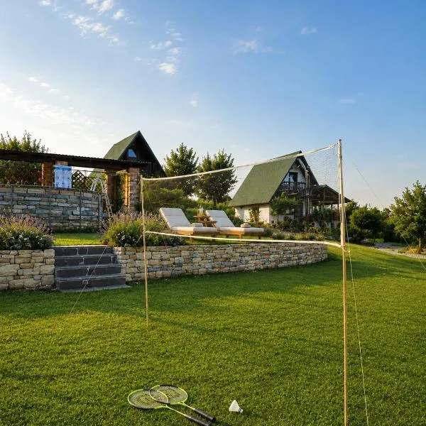 Mreznicka Idila resort- 3 riverside tiny houses with pool&jacuzzi, hotel a Galović-Selo