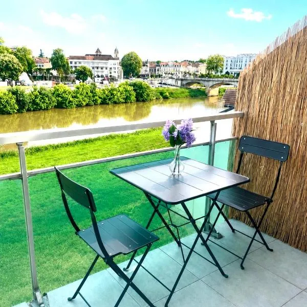 La Rive - Vue panoramique, climatisation, parking, terrasse, centre ville et thermes à pied، فندق في داكس